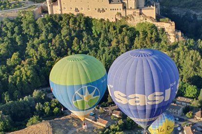 Globos sobre la iglesia de la Veracruz, uno de los puntos virtuales de la competición.