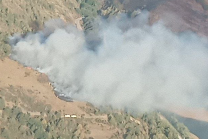 Imagen del incendio junto al pantano de Arlanzón.