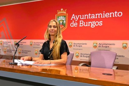 La concejal de Deportes, Carolina Álvarez, durante su comparecencia.