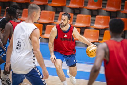 Uno de los entrenamientos de pretemporada para el Recoletas Salud San Pablo Burgos.