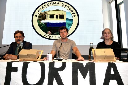 Comparecencia de la Plataforma en Defensa de Feve para informar sobre los procedimientos judiciales iniciados para intentar lograr una solución para la integración del trazado en León.