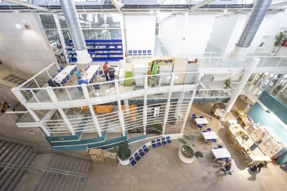 El Ayuntamiento adeuda más de 3 millones a las empresas que gestionan los centros cívicos. En la imagen, el de Río Vena.