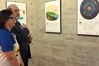 Gloria Gonzalo y Javier Gil presentan la exposición.