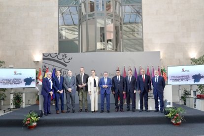 El consejero de la Presidencia, Luis Miguel González Gago, preside el acto de firma de las adendas al convenio del Fondo de Cohesión Territorial de 2026 con las nueve diputaciones provinciales de Castilla y León.