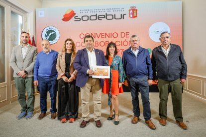 Instante de la presentación del convenio.