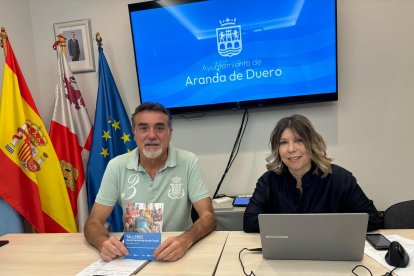 José Antonio Fuertes con la concejala de Urbanismo, Ana María Hervás