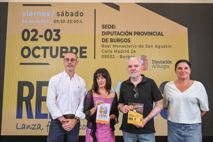 El doctor Sergio Fuertes, la diputada Inmaculada Saiz, el codirector de Atapuerca José Miguel Carretero y la investigadora del Laboratorio de Evolución Humana de la UBU, Rebeca García.