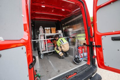 Aunque el fuego estaba controlado, se requirió a los Bomberos.