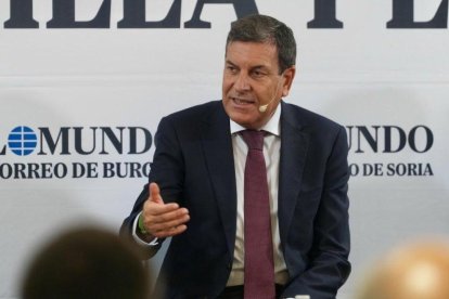 El consejero de economía y Hacienda, Carlos Fernández Carriedo, durante el club de prensa de El Mundo de Castilla y León.
