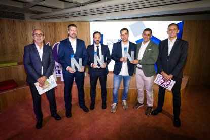 Javier Herrán (FAE), Víctor Montero (XXXX), Manuel del Val (Green Movers), Borja e Israel Gutiérrez (Tetra 5) y XXXXX (Fundación Caja de Burgos).