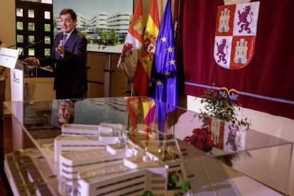 El presidente de la Junta de Castilla y León, Alfonso Fernández Mañueco, presenta el avance de las obras de la nueva residencia de mayores de Ávila