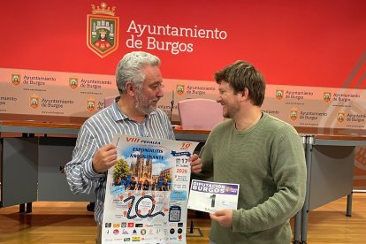 El concejal y el presidente de la Asociación presenta la VIII Pedalada.
