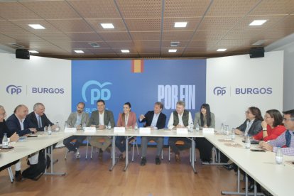 Imagen de la constitución del comité de campaña del PP.