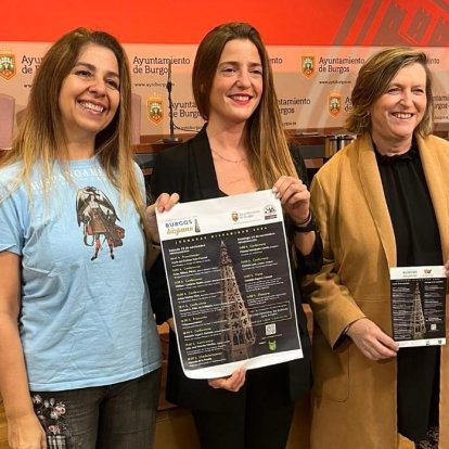 María del Carmen Sanz, de Héroes de Cavite, la concejal de Cultura, Marta Alegría, y la profesora de la UBU, Adelaida Sagarra.