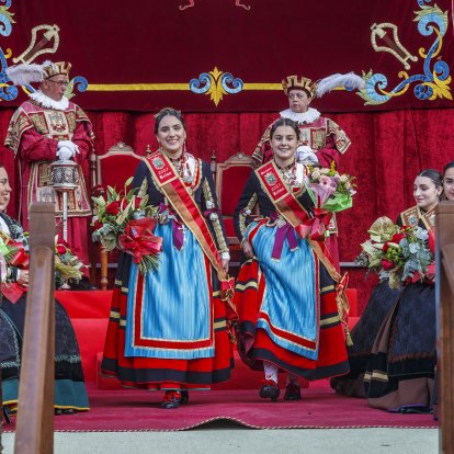 Acto de proclamación de las reinas de las fiestas de San Pedro y San Pablo.