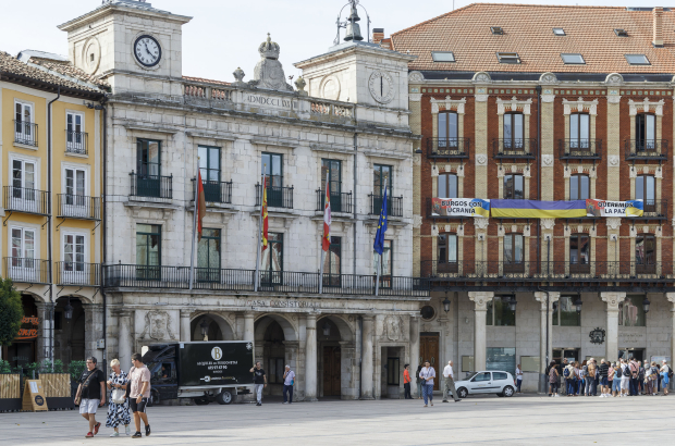 Fachada del edificio principal del Ayuntamiento de Burgos, en la Plaza Mayor.