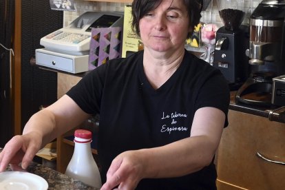 Maria Concepción gestiona un albergue de peregrinos en Espinosa del Camino.