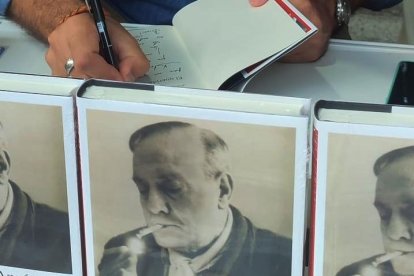 El autor firmó muchos ejemplares en la Feria del Libro de Madrid