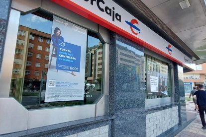 Una de las oficinas de Ibercaja en la capital burgalesa.