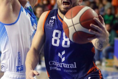 El equipo de Ocampo remonta ante Cáceres en El Plantío.