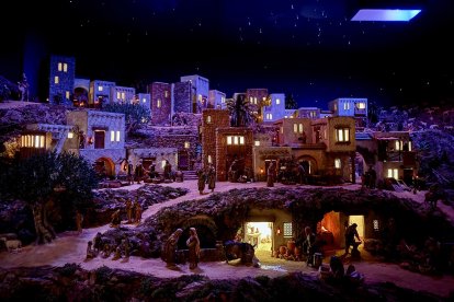 Escenas del Belén que se puede ver en la localidad burgalesa de Renuncio hasta el 6 de enero.