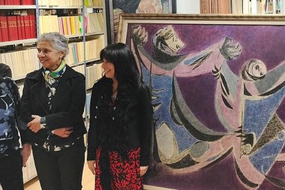 Irene Martín Rojo y Amaya Espinoza (a la izquierda), hijas del filósofo Luis Martín Santos y del pintor Francisco Espinoza, respectivamente.