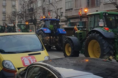 Tractores en la calle San Pedro y San Felices.