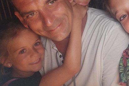 Ruth posa con su adorable familia