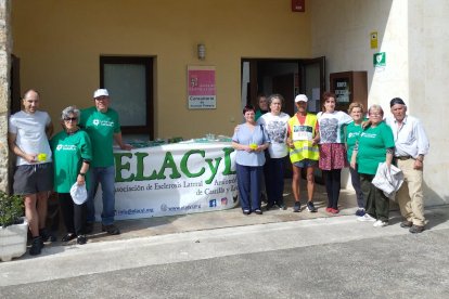 Foto de familia en el Valle de Manzanedo.