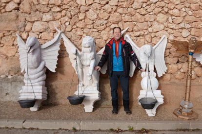 Alfredo realizó este año las gárgolas de Harry Potter