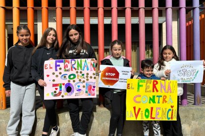 Alumnos del colegio Fernán González apoyan a su conserje