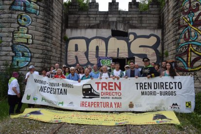 Imagen de archivo de una de las muchas concentraciones en favor de la reapertura del tren Directo