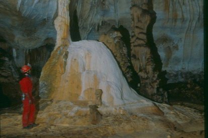 La cueva de la Galería del Sílex es una cápsula del tiempo que se paró hace 3.000 años, tras una caida de piedra, y permaneció intacto hasta su descubrimiento en 1972.