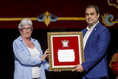 Entrega de galardones de 'Buen Vecino' y 'Burgalés de Pro' en el Teatro Principal. SANTI OTERO