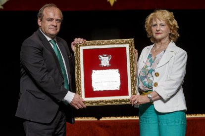 Entrega de galardones de 'Buen Vecino' y 'Burgalés de Pro' en el Teatro Principal. SANTI OTERO