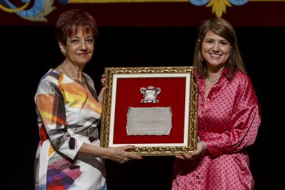 Entrega de galardones de 'Buen Vecino' y 'Burgalés de Pro' en el Teatro Principal. SANTI OTERO