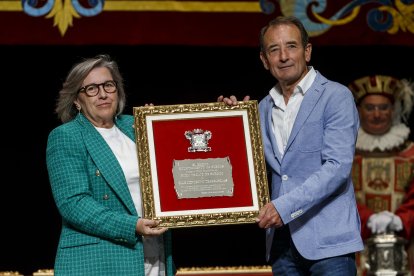 Entrega de galardones de 'Buen Vecino' y 'Burgalés de Pro' en el Teatro Principal. SANTI OTERO