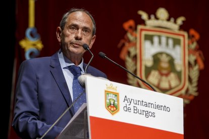 Entrega de galardones de 'Buen Vecino' y 'Burgalés de Pro' en el Teatro Principal. SANTI OTERO