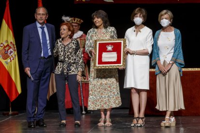 Entrega de galardones de 'Buen Vecino' y 'Burgalés de Pro' en el Teatro Principal. SANTI OTERO