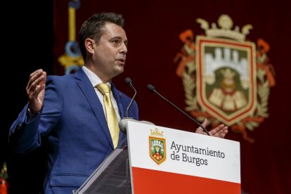 Entrega de galardones de 'Buen Vecino' y 'Burgalés de Pro' en el Teatro Principal. SANTI OTERO