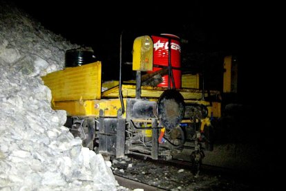 Máquina bateadora atrapada desde 2011 en el túnel de Somosierra, también conocido como túnel de Robregordo