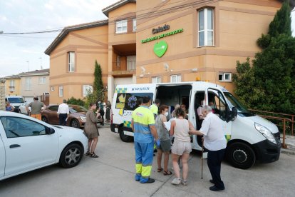 Los ancianos han sido evacuados a otros centros o recogidos por sus familiares. FOTOS: © ECB / SANTI OTERO