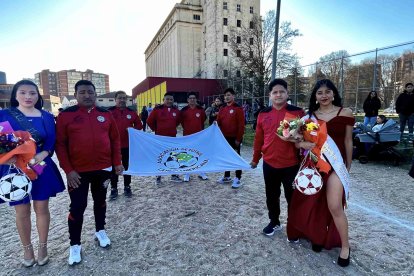 Junta directiva y madrinas de la competición. ECB