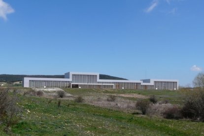 Centro de Acceso a los Yacimientos (Cayac) en Ibeas de Juarros. Vista exterior. F. ATAPUERCA (S, SANTAMARÍA)