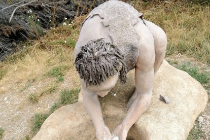 Una de las figuras más singulares de la parte exterior del Carex en Atapuerca, el enterramiento.  F. ATAPUERCA (S, SANTAMARÍA)