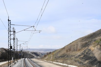 La LAV a Burgos parte del triángulo o nudo ferroviario de la localidad de Venta de Baños -en el Corredor Norte-Noroeste de Alta Velocidad