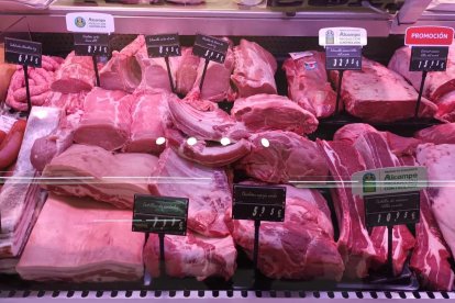 GALERÍA DE FOTOS. La nueva carnicería Alcampo ofrece una amplia gama de productos