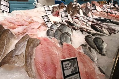La pescadería ha despertado el interés de los clientes