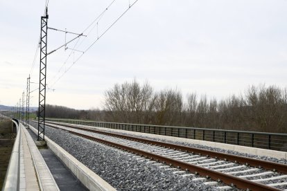 La nueva conexión a Burgos se suma a la red de alta velocidad española, que alcanzará los 4.000 km de longitud este año;