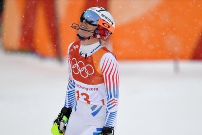 Vonn se lamenta tras salirse del recorrido en el eslalon.